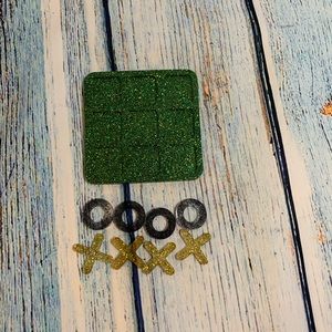 Resin tic tac toe game